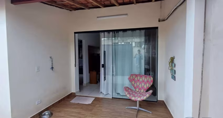 CASA TÉRREA COM 2 DORMITÓRIOS MAIS EDÍCULA NO PEREQUE-AÇÚ