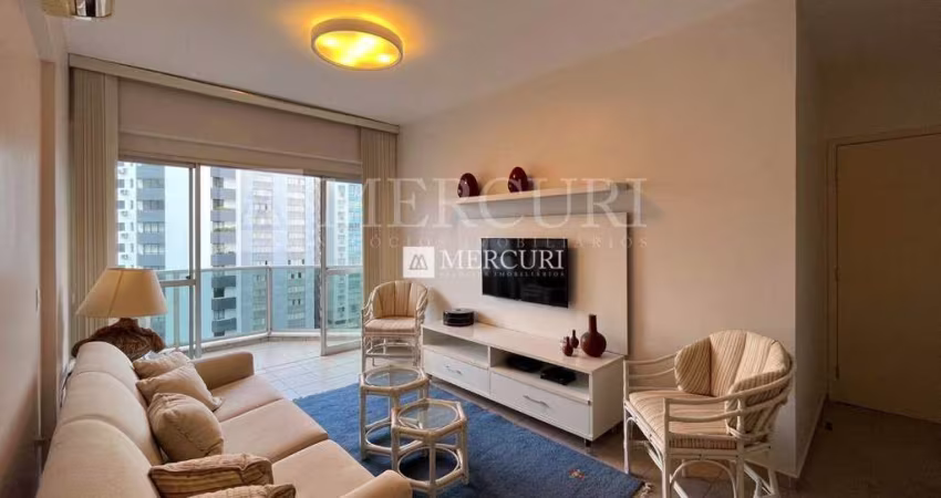Apartamento no Guarujá, Pitangueiras, Com Sacada e 3 Quartos