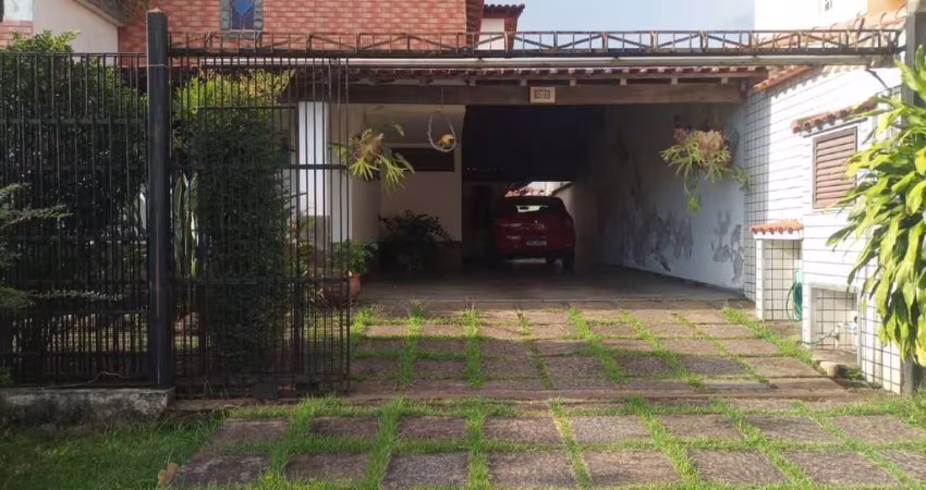 Casa com 4 quartos, sendo 3 suites, no condominio Urussanga, no Anil em Jacarepagua