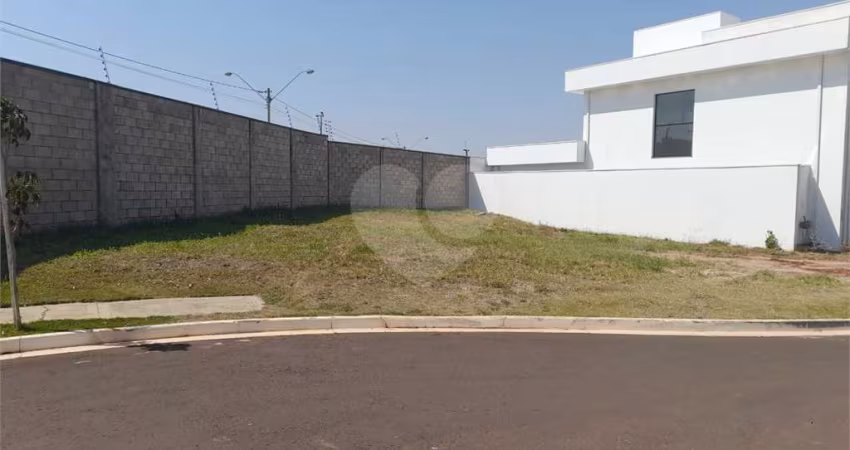 Lote de 298 m² à Venda no Condomínio Fechado Monte das Araucárias - São Carlos