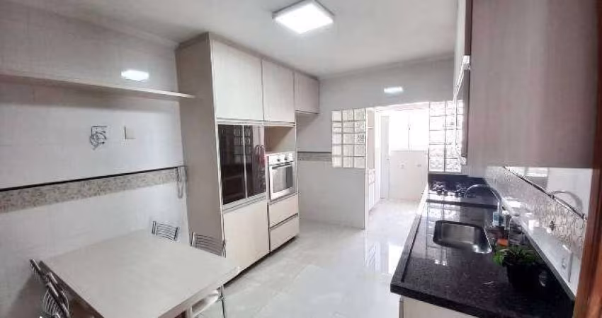 Apartamento Reformado e Vago - 3 dormitórios - Bairro Santo Antônio