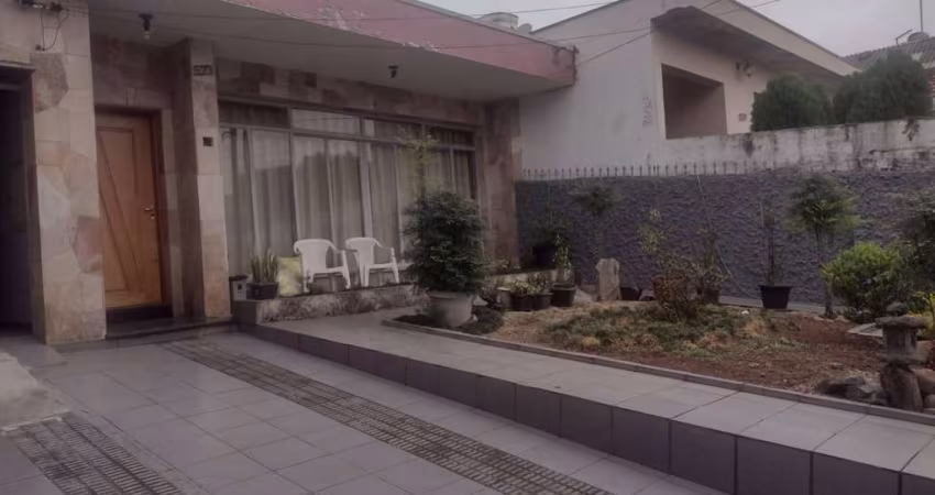 Casa Térrea em Terreno 10 x 40 metros no Bairro Santa Maria