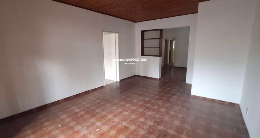 Casa térrea na Vila Indiana com 300m² de terreno, 3 quartos, suíte, quintal, 2 vagas, terraço.FL23