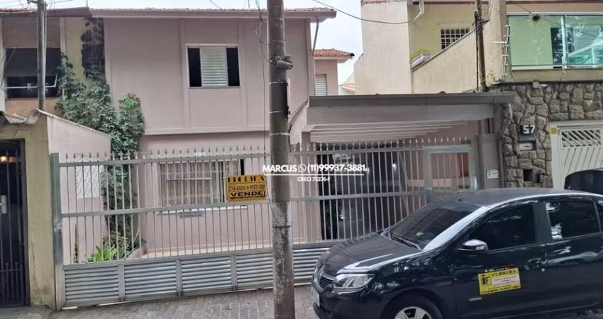 Sobrado na Vila Sônia com 3 quartos, sendo uma suíte, quintal, 3 vagas de garagem. FL23