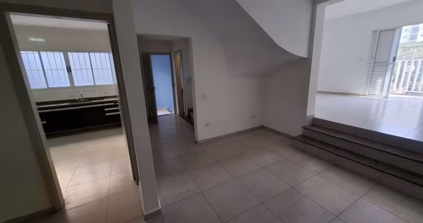 Sobrado de 165m² no Jardim Odete, 3 dormitórios e 3 vagas - FL28