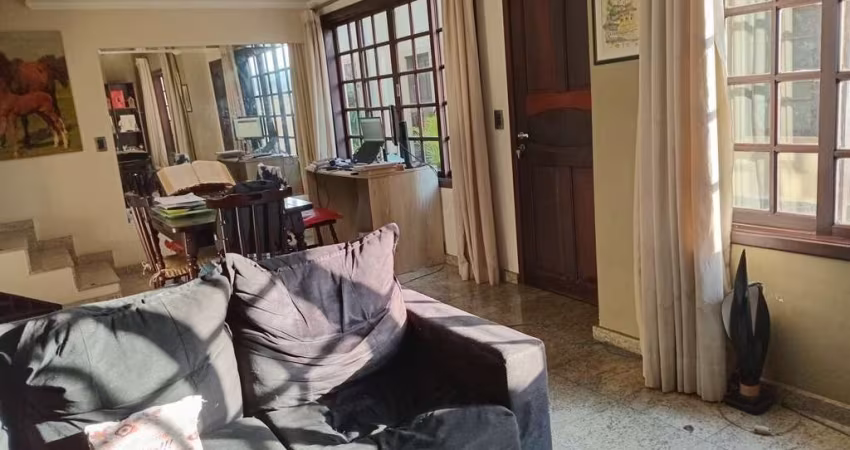 Casa Triplex de 200m² no Jardim Ester - Condomínio Fechado com 3 Vagas, FL28