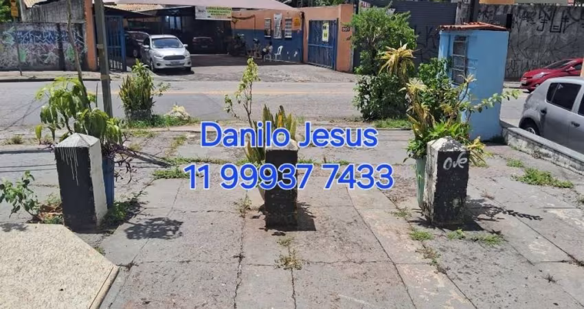 Sala comercial com aproximadamente 40m², 1 banheiro. FL51
