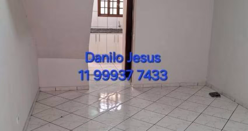 Casa com 2 dormitórios e 1 vaga de garagem. FL51.....