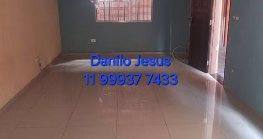 Casa com 3 dormitórios,1 suíte, 2 vagas e churrasqueira. FL51