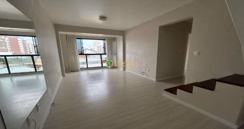 Duplex semi mobiliado, sacada com churrasqueira e 2 quartos à venda no Estreito.