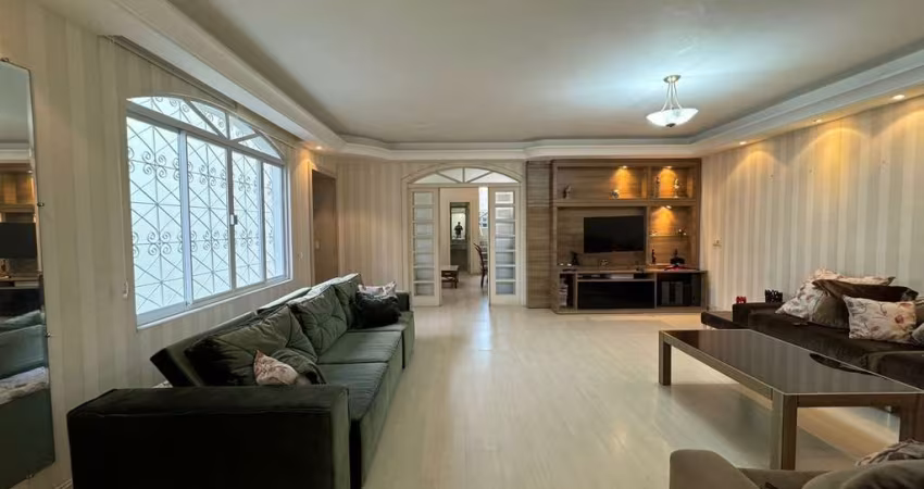 Alto padrão, 4 quartos, piscina, área de lazer com sinuca e ofurô para locação no bairro Jardim Atlântico.