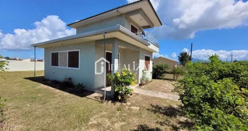 Bela Casa de esquina na Praia São Paulo