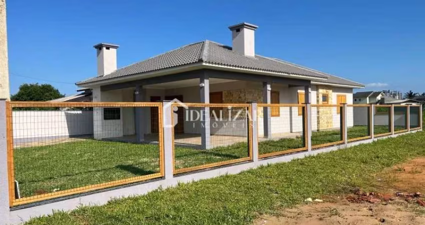 Casa nova de esquina na Praia de Camboim, com 150 m², apenas 300 metros do mar