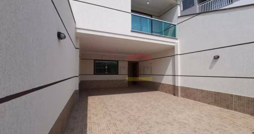 Sobrado Novo 3 dormitórios, sendo 1 suíte, 4 vagas 130m²