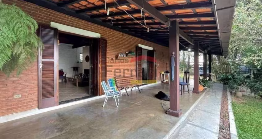 Casa Térrea Rústica - 22.000 metros com árvores frutíferas - Cotia