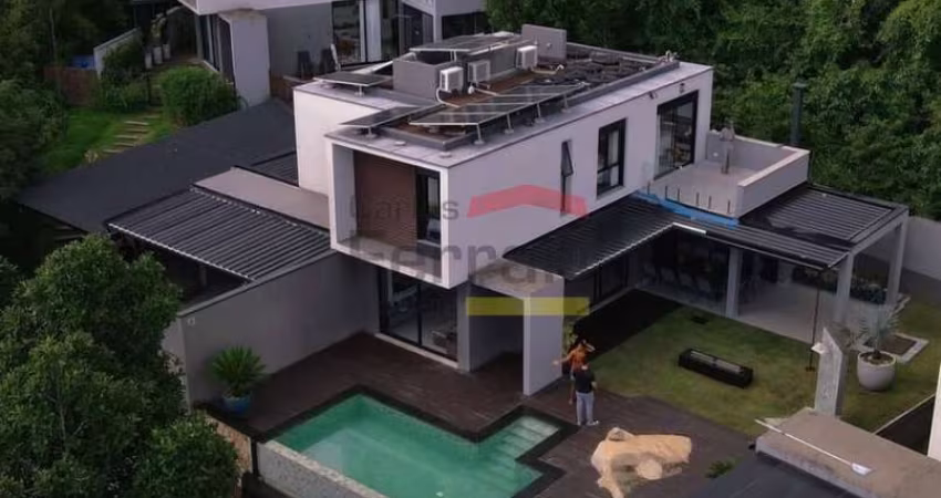 Casa à venda com 3 suítes no condomínio La Reserva, em Atibaia