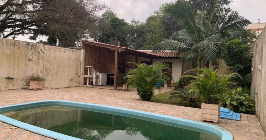 Casa Térrea à Venda no Bairro Centro/ Canoas