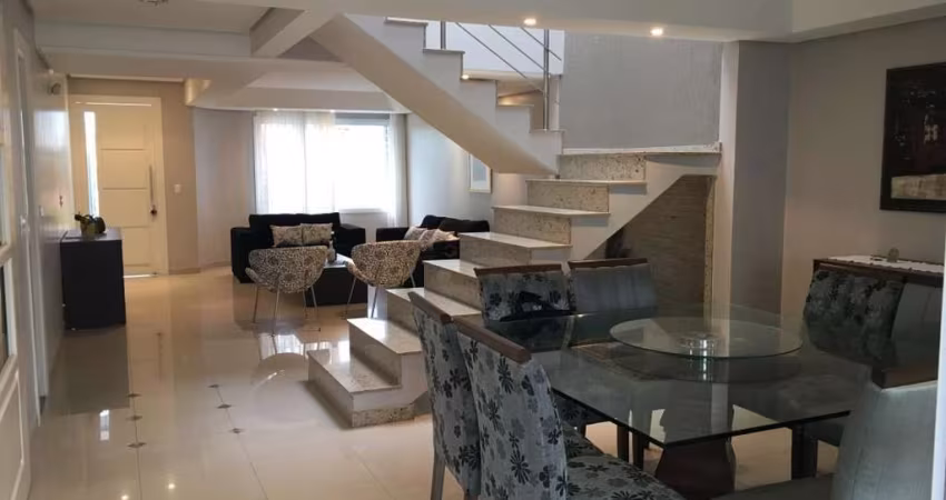 Casa com 4 Quartos e 3 banheiros à Venda