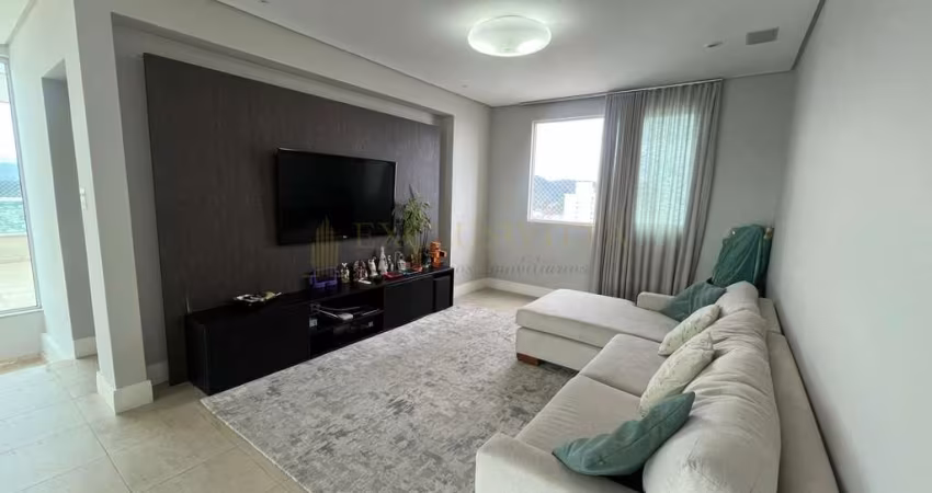 Apartamento para Locação Anual no bairro Centro em Balneário Camboriú, 3 quartos sendo 3 suítes, 4 vagas, Mobiliado, 260 m² privativos,