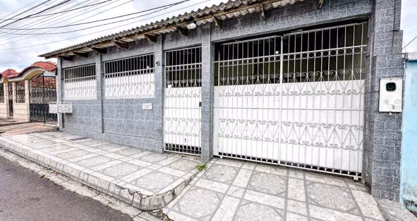 Casa de 160m² com 3 Quartos e 5 Vagas de garagem Cobertas no Conjunto Renato Souza Pinto