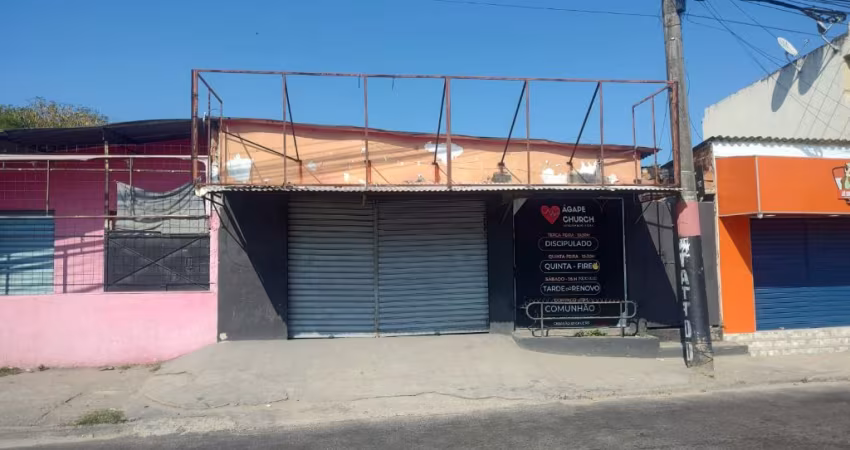 Loja com 112M² na Avenida Cesário de Melo,  em Santa Cruz.