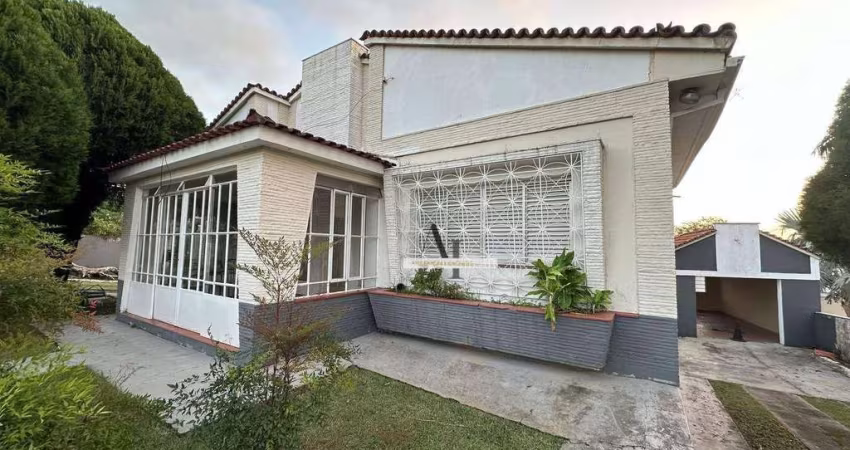 Casa com 2 dormitórios à venda, 300 m² por R$ 1.599.990 - Arujazinho I. II E III - Arujá/SP