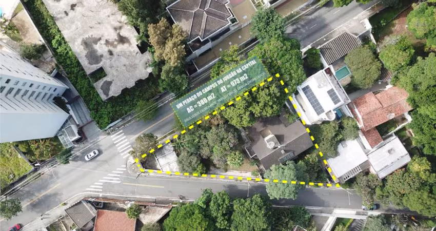 Sobrado para venda com 3 quartos, sendo 3 suítes, 380m²