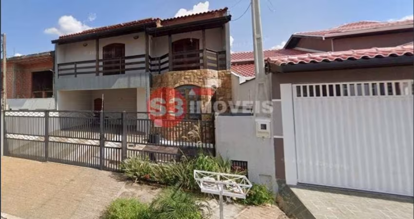 Casa de vila para venda com 4 quartos, sendo 2 suítes, 235m²