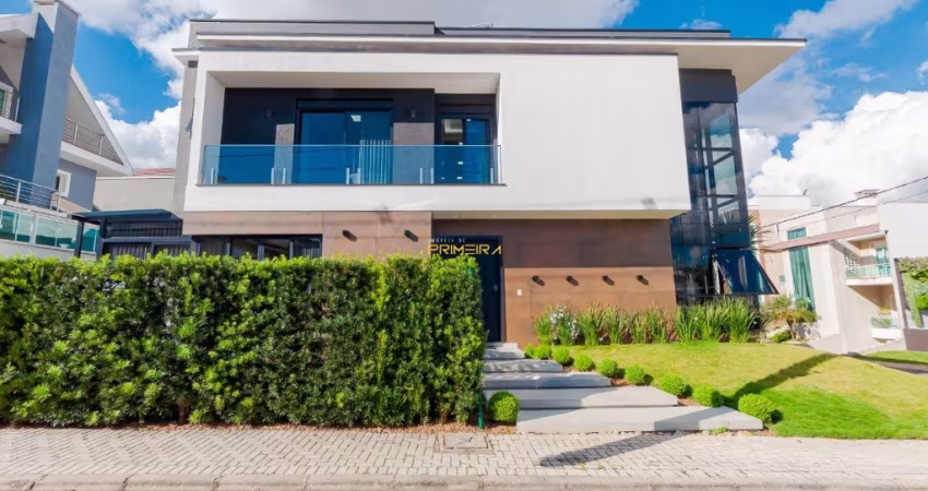 Cond. Plaza Madrid - Casa 4 dormitórios, sendo 4 suites e 7 vagas no Neoville.