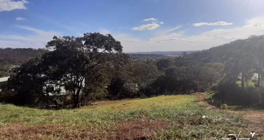 Terreno com Vista Definitiva no Aldeia do Vale – Localização Privilegiada