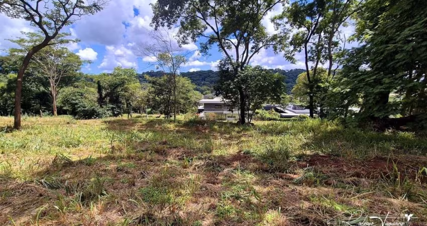 Terreno em Declive com Vista Panorâmica – Aldeia do Vale