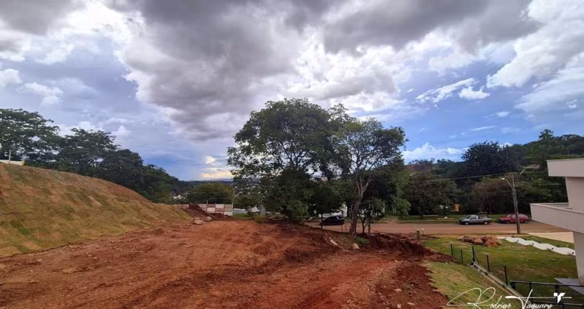 Terreno com Terraplanagem Executada e Vista Privilegiada – Aldeia do Vale