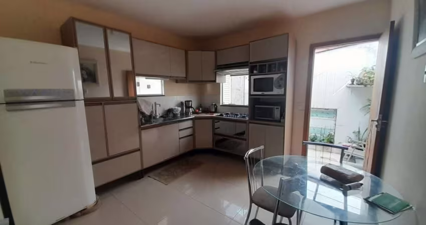 Sobrado para Venda em Florianópolis, Ingleses do Rio Vermelho, 2 dormitórios, 1 banheiro, 2 vagas