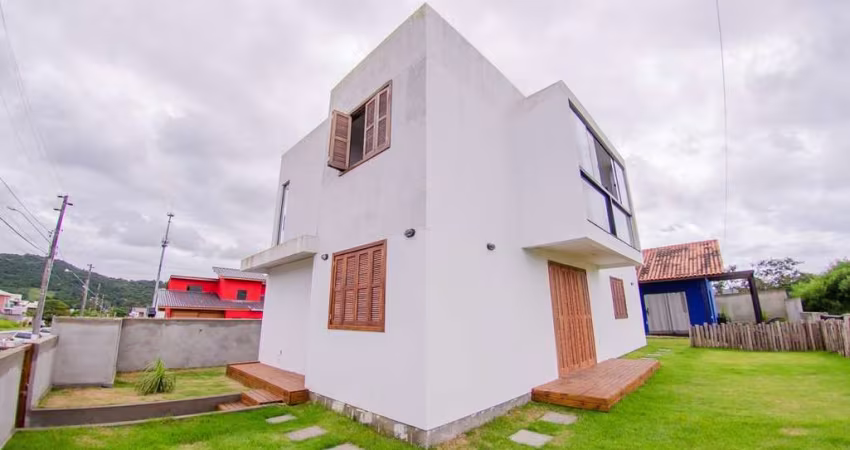 Casa para Venda em Florianópolis, São João do Rio Vermelho, 2 dormitórios, 1 suíte, 1 banheiro, 1 vaga