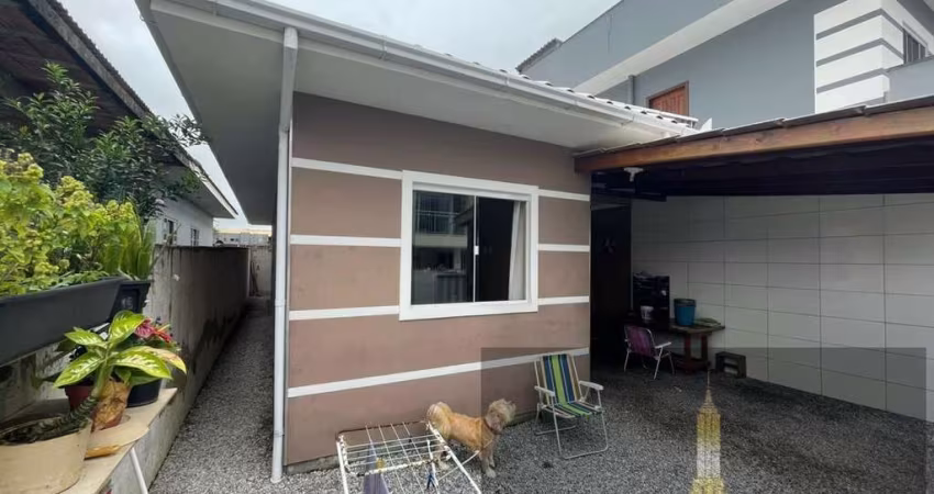 Casa para Venda em Florianópolis, São João do Rio Vermelho, 3 dormitórios, 1 suíte, 1 banheiro, 1 vaga