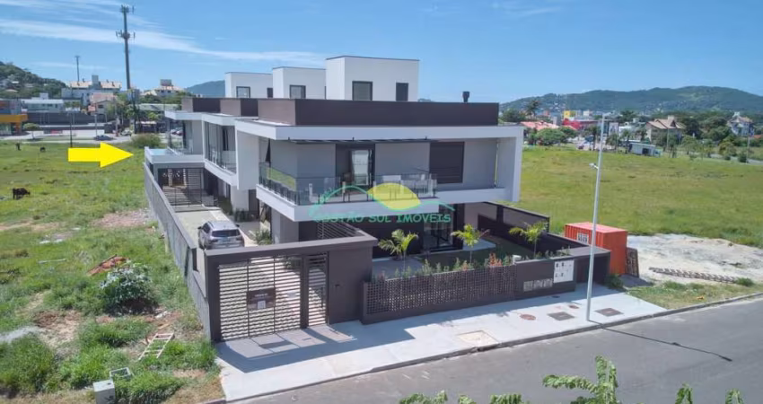 Casa de alvenaria com 2 pavimentos, 3 suítes, financiável, ao lado de área verde, Residencial Las L