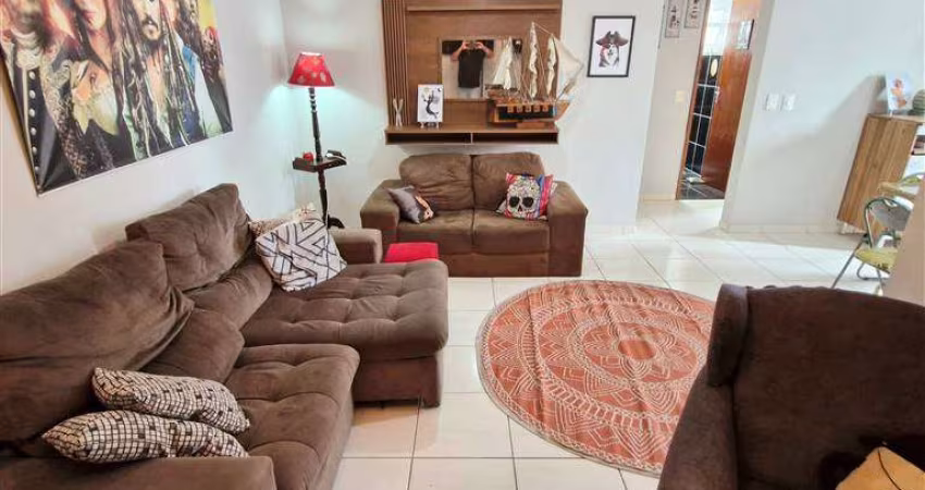 Apto de 2 Dorm, C/ SACADA, 67 m² de área útil. BAIRRO: GUILHERMINA.