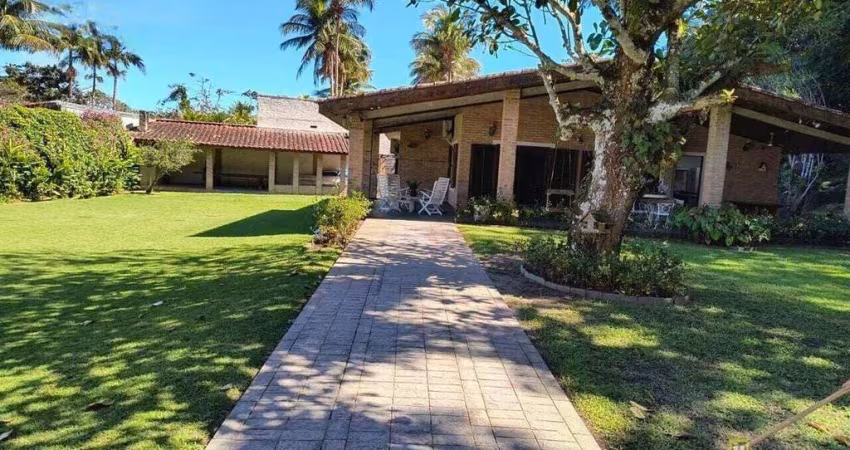 Casa com 3 dormitórios à venda, 280 m² por R$ 2.500.000,00 - Guaiuba - Guarujá/SP