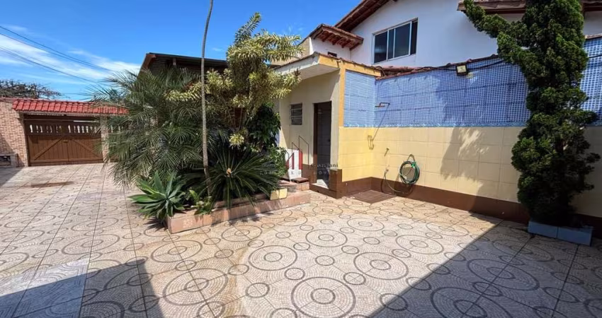 Casa para Venda em Itanhaém, Savoy 2, 2 dormitórios, 1 suíte, 2 banheiros, 6 vagas