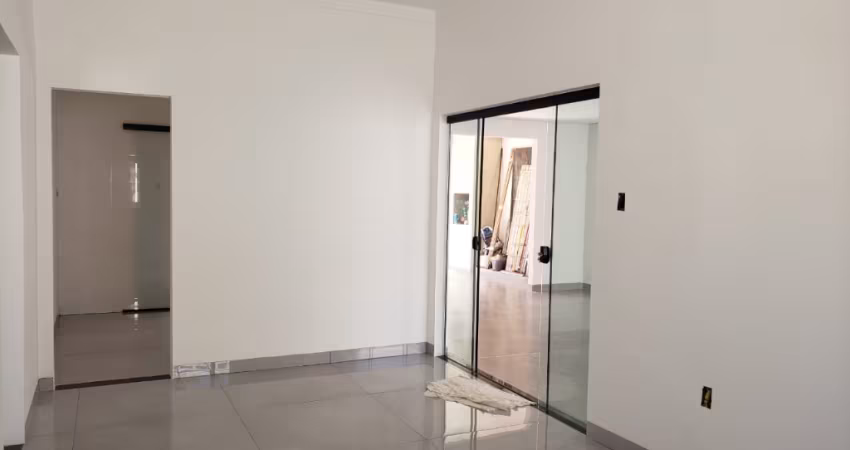 Excelente casa nova no Bairro São Jorge