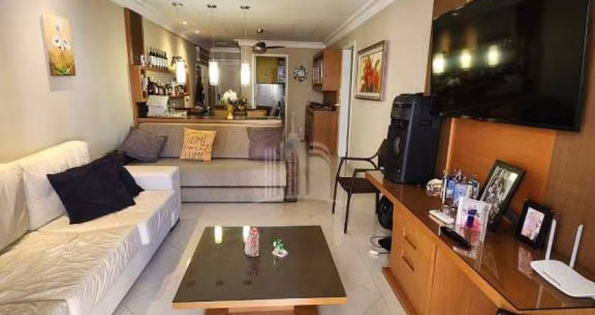 Apartamento em rua reta ao mar com 3 dormitórios sendo 1 suíte no Centro de Balneário Camboriú