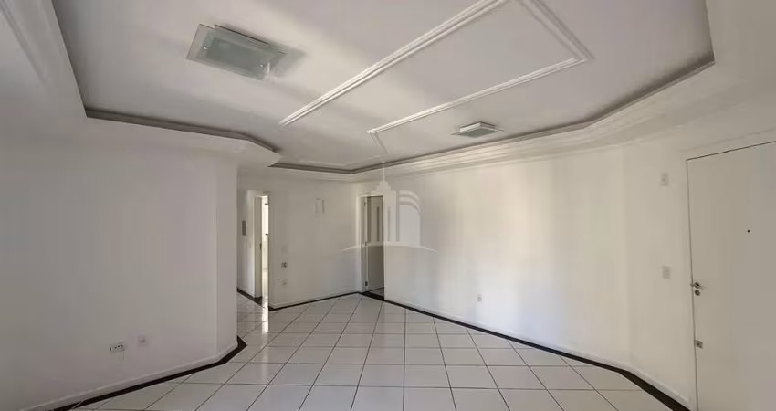 Apartamento com 3 dormitórios sendo 1 suíte e 1 vaga de garagem em Balneário Camboriú