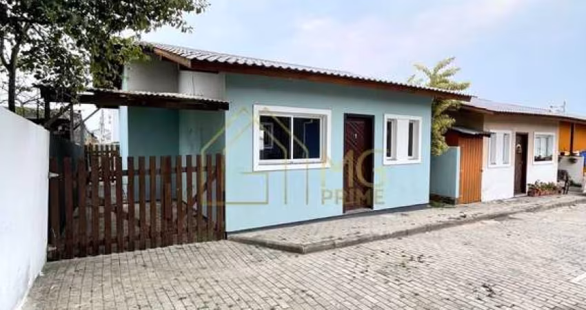 Casa térrea em condomínio fechado