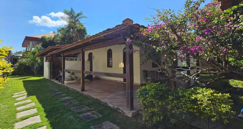 Casa à Venda Condomínio Clube dos 200: 3 Quartos, Lazer Completo!