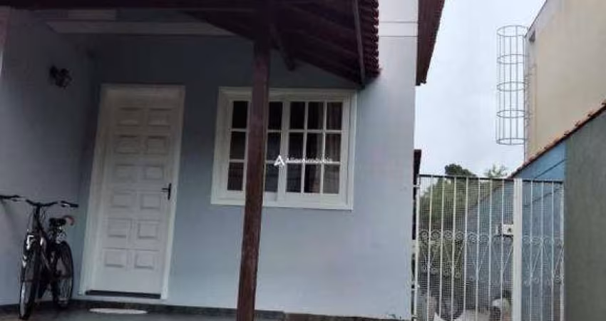 Casa em Condomínio Fechado c/ 4 quartos, 1 suíte e 2 vagas, 110m², à venda no Condomínio Vila Rica II, no Taboão, por 636.000,00