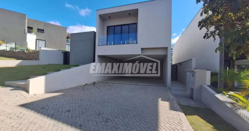 Casa com 3 suítes, 2 Vagas e piscina no Campolim
