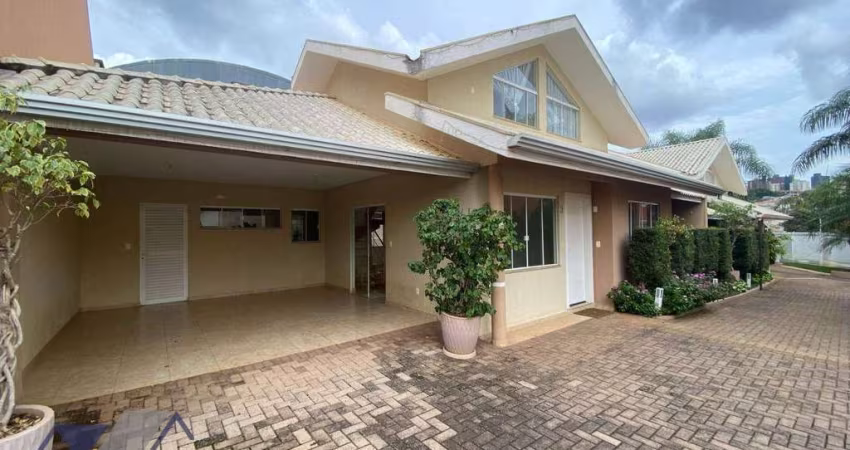 Casa com 3 dormitórios para alugar, 180 m² por R$ 6.780,00/mês - Country - Cascavel/PR