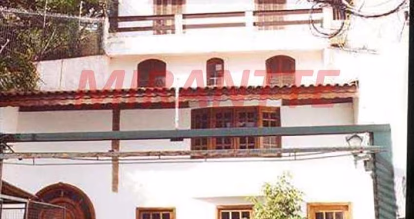 Sobrado de 252m² com 3 quartos em Santana