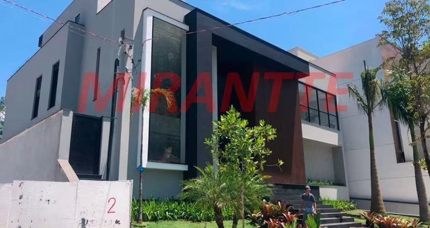 Cond. fechado de 950m² com 5 quartos em Tucuruvi