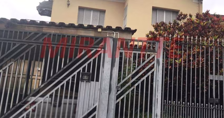Sobrado de 170m² com 4 quartos em Santa Terezinha